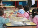 Immagine di repertorio di una mensa scolastica Immagine di repertorio di una mensa scolastica