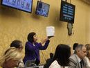 Gettonisti, in Consiglio regionale la protesta del M5S Gettonisti, in Consiglio regionale la protesta del M5S