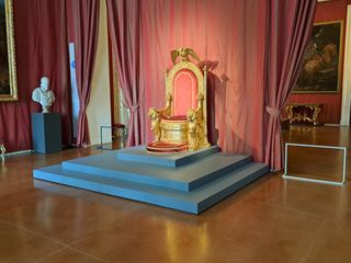 Il trono del Palazzo Reale di Napoli è di origine sabauda: la scoperta dopo il restauro a Venaria Il trono del Palazzo Reale di Napoli è di origine sabauda: la scoperta dopo il restauro a Venaria