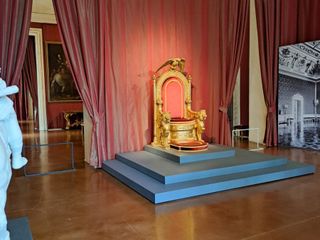 Il trono del Palazzo Reale di Napoli è di origine sabauda: la scoperta dopo il restauro a Venaria Il trono del Palazzo Reale di Napoli è di origine sabauda: la scoperta dopo il restauro a Venaria