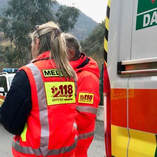 Robassomero, si schianta con la moto contro il cancello della Mandria: grave al Cto