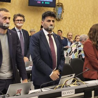 Momenti di bagarre durante l'ultimo Consiglio regionale