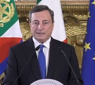 Draghi: &quot;Riaperture sì, ma non posso ancora dire quando. Dipenderà dall'andamento vaccinale&quot;