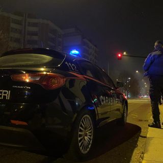 Incendio devasta una pizzeria di Venaria, i carabinieri sospettano il dolo
