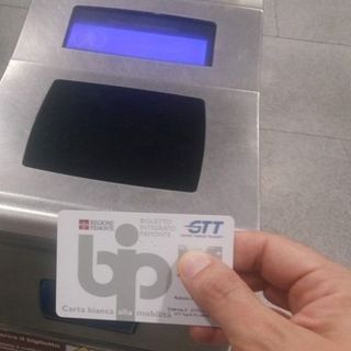 Lo sprint di Valle per la Regione: abbonamento a 99 euro per muoversi in tutto il Piemonte con i mezzi pubblici