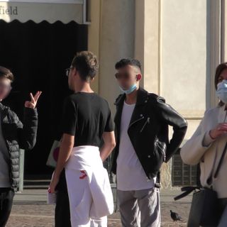 mascherine all'aperto nelle zone affollate