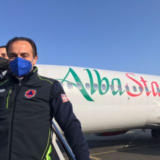 Alberto Cirio sta per salire in aereo