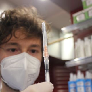 Covid, oggi 17.255 vaccinati: ma è una &quot;prima dose&quot; soltanto per 1.800