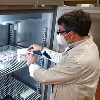 Vaccini anti-Covid, disponibile anche nelle farmacie la terza dose per il personale sanitario e socio-sanitario