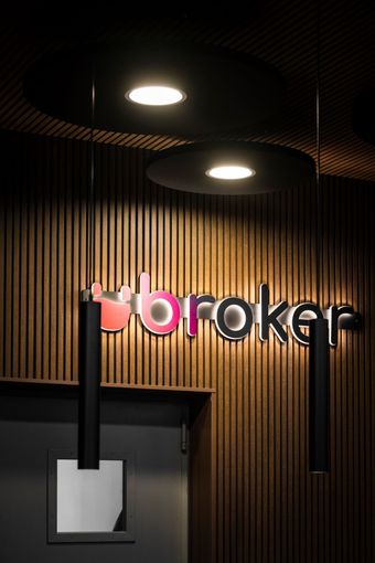 Luce e gas, con uBroker crescono risparmio e clienti soddisfatti Luce e gas, con uBroker crescono risparmio e clienti soddisfatti