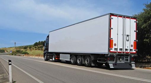 camion su strada