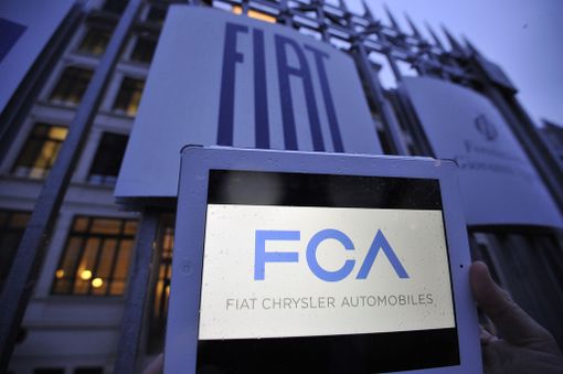 Fca-Psa, passi avanti per fusione: i francesi cederanno fino al 7% a Faurecia