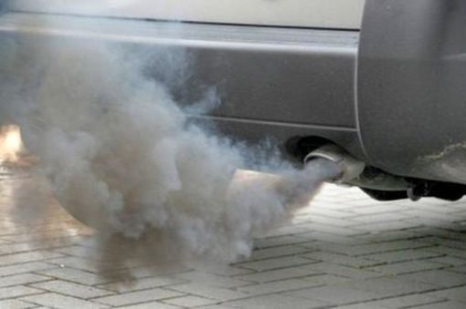A Torino torna lo smog: da domani scatta lo stop ai Diesel Euro 5 A Torino torna lo smog: da domani scatta lo stop ai Diesel Euro 5