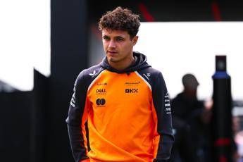 Norris, proposta di matrimonio a Montreal: "Vuoi sposarmi?". Ma lui rifiuta - Video Norris, proposta di matrimonio a Montreal: "Vuoi sposarmi?". Ma lui rifiuta - Video