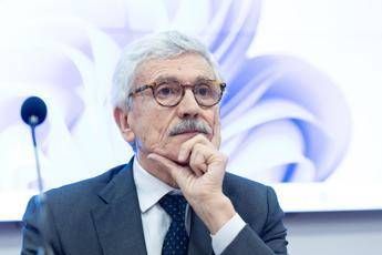 D'Alema: "Se Iran avesse bomba nucleare non ci sarebbe guerra" D'Alema: "Se Iran avesse bomba nucleare non ci sarebbe guerra"