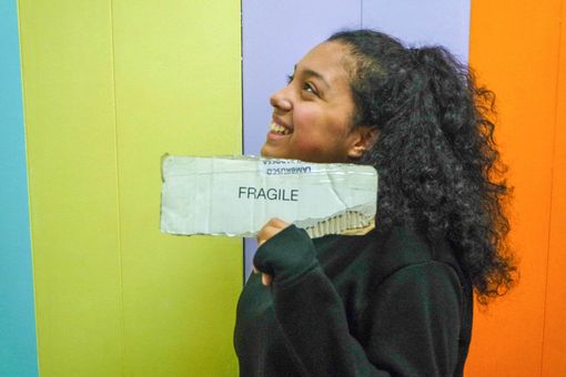 Immagine tratta dalla campagna “Fragile” lanciata da Asai nel 2017 per parlare di adolescenza