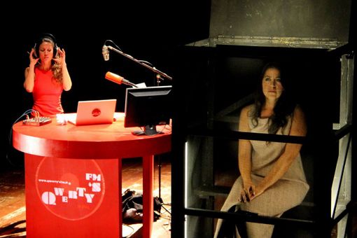 Lo spettacolo teatrale “Finché morte non ci separi” Lo spettacolo teatrale “Finché morte non ci separi”