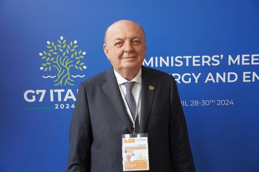 Pichetto: "Importante la 'Carta di Venaria'. Ambiente ed energia assi portanti" Pichetto: "Importante la 'Carta di Venaria'. Ambiente ed energia assi portanti"