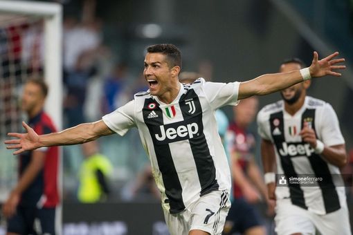 Ronaldo positivo al Covid. L'annuncio che sconvolge il mondo del calcio (e mette a rischio il campionato) Ronaldo positivo al Covid. L'annuncio che sconvolge il mondo del calcio (e mette a rischio il campionato)