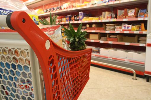 carrello del supermercato - foto d'archivio