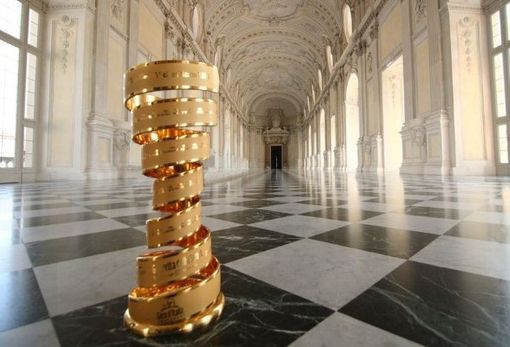 Sabato 20 aprile arriva il Trofeo senza fine del Giro d’Italia a Venaria Reale Sabato 20 aprile arriva il Trofeo senza fine del Giro d’Italia a Venaria Reale