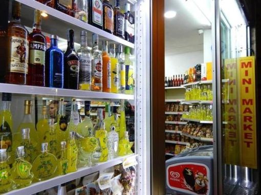 Venaria scende in campo a favore delle piccole aziende del territorio che vendono bevande e alimenti Venaria scende in campo a favore delle piccole aziende del territorio che vendono bevande e alimenti