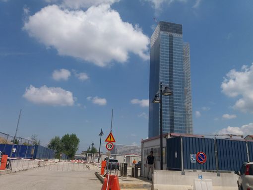 M5S Piemonte: "Salario minimo di 9 euro l'ora per i lavoratori degli appalti pubblici regionali"