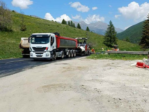 Lavori di pavimentazioni sulla SP 23 a Pragelato