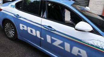 Padova, aggredisce con l'ascia due poliziotti: ispettore gli spara alla gamba per fermarlo
