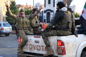 Siria, oggi riunione d'emergenza Consiglio sicurezza Onu. Biden: &quot;Non permetteremo ritorno Isis&quot;