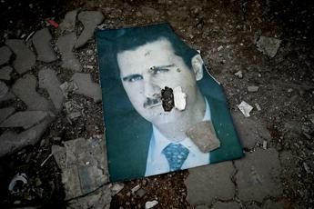 Assad: &quot;Non sono fuggito, Siria in mano ai terroristi&quot;