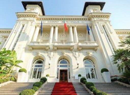Cala di circa 500mila euro l’incasso del mese di aprile al Casinò di Sanremo, rispetto allo scorso anno