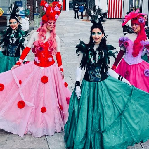 &quot;Gli artisti di Compagnia BIT e Sonics sfileranno in parata in Via San Donato per promuovere la rassegna Il Cuore del Teatro&quot;