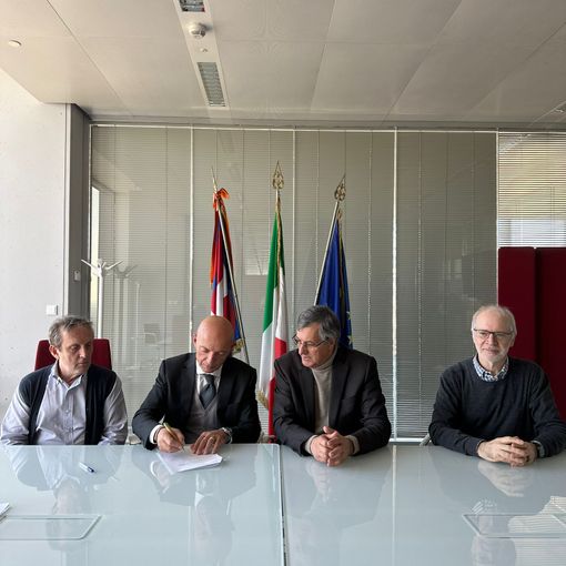 I vaccini anti-Covid e anti-influenzali si possono fare in farmacia: rinnovato l’accordo con la Regione
