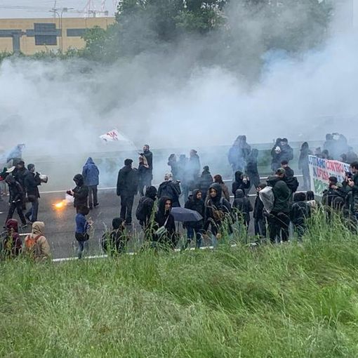 G7 del clima a Venaria, i manifestanti bloccano la tangenziale