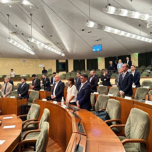 Minuto di silenzio in consiglio regionale
