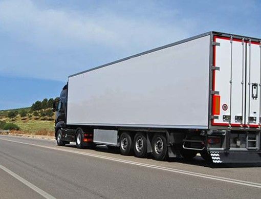 camion su strada