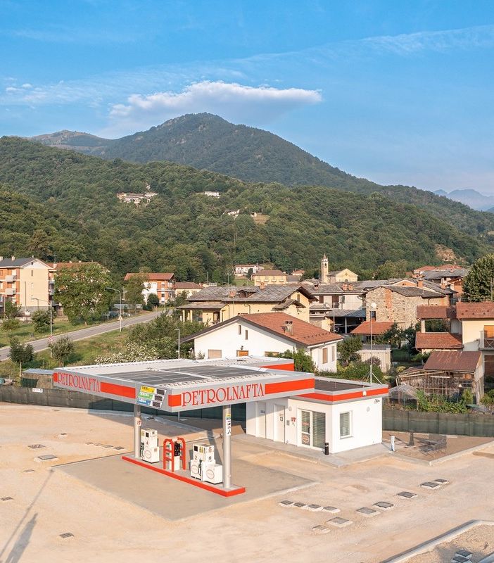 La Petrolnafta inaugura a Paesana un nuovo punto vendita