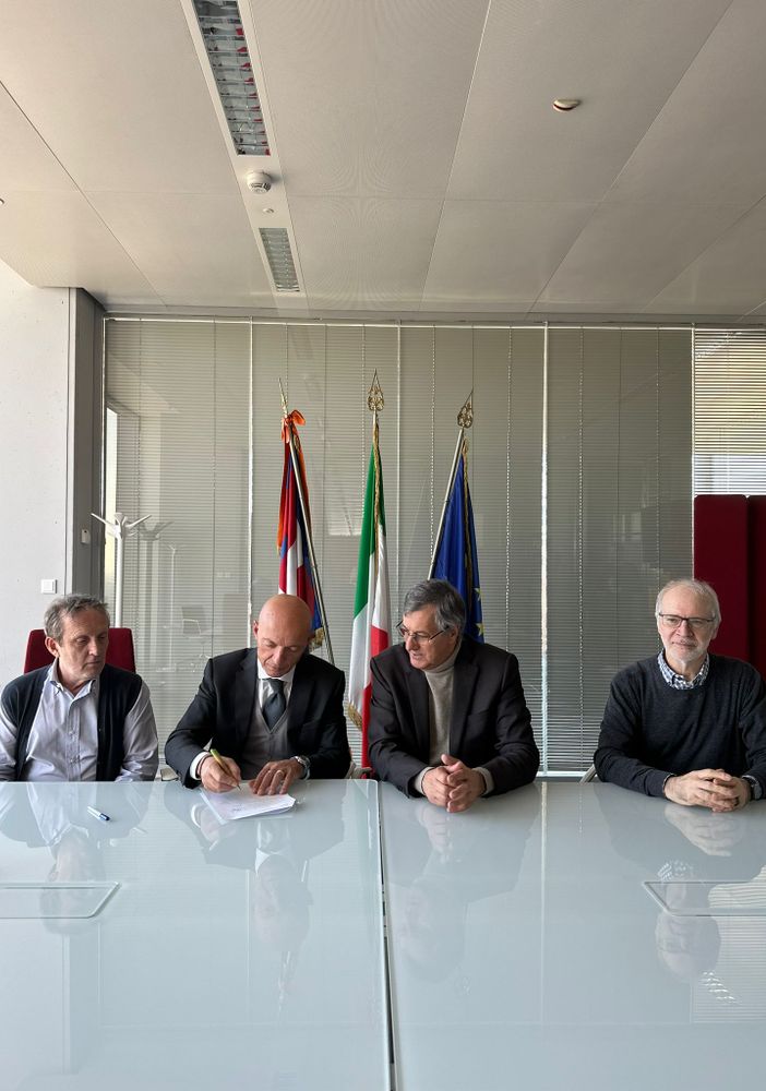 I vaccini anti-Covid e anti-influenzali si possono fare in farmacia: rinnovato l’accordo con la Regione