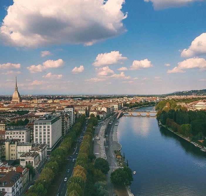 Panorama di Torino con Mole e Po in primo piano