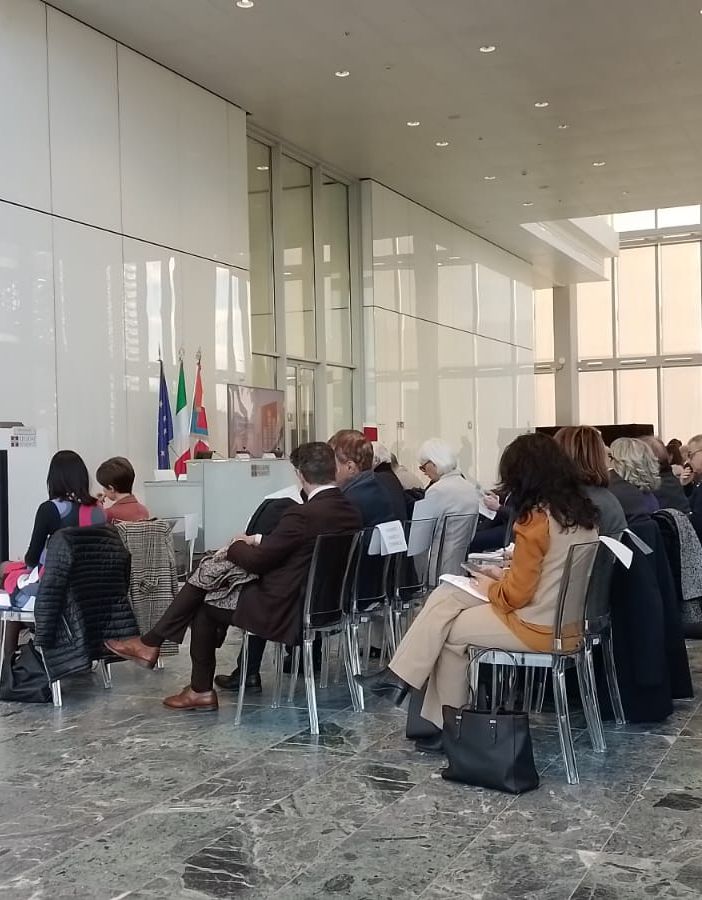 foto di archivio e conferenza 27-11