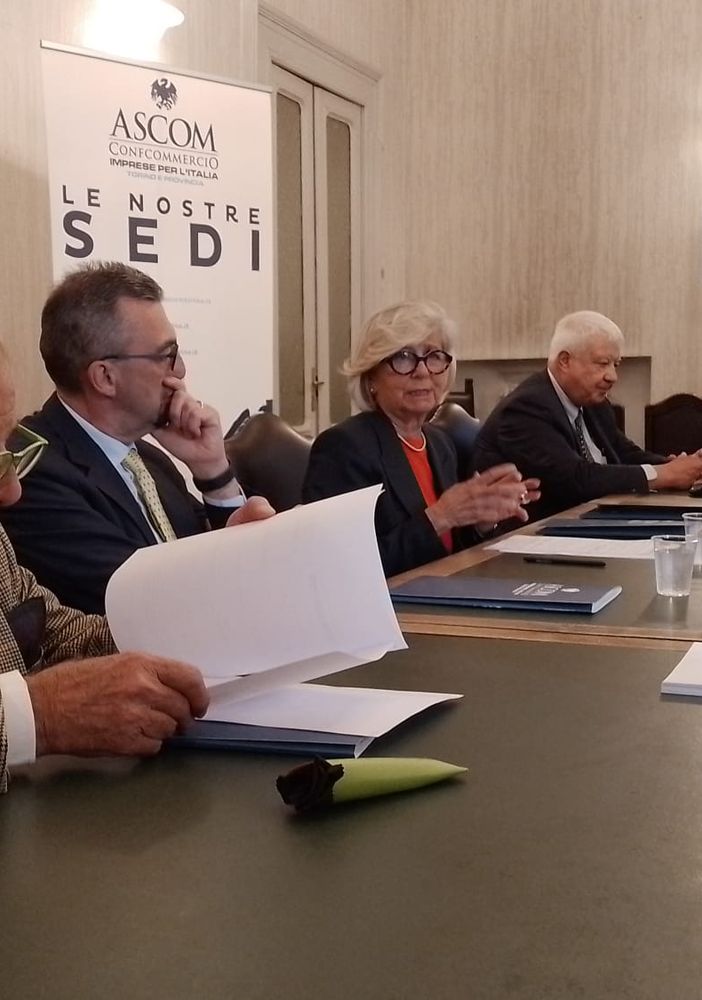 clochard e conferenza ascom