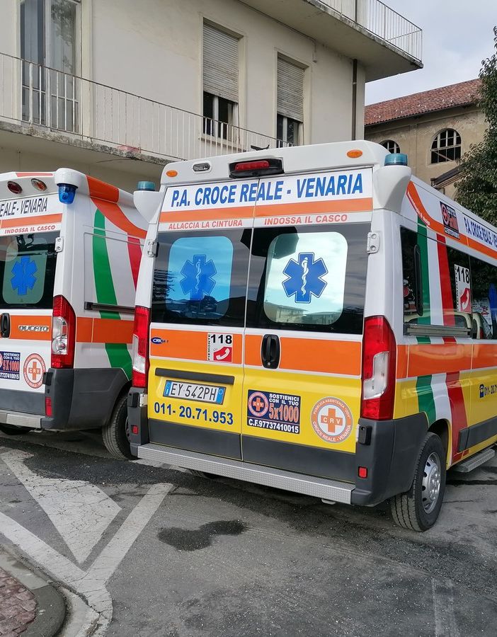 ambulanze in parcheggio
