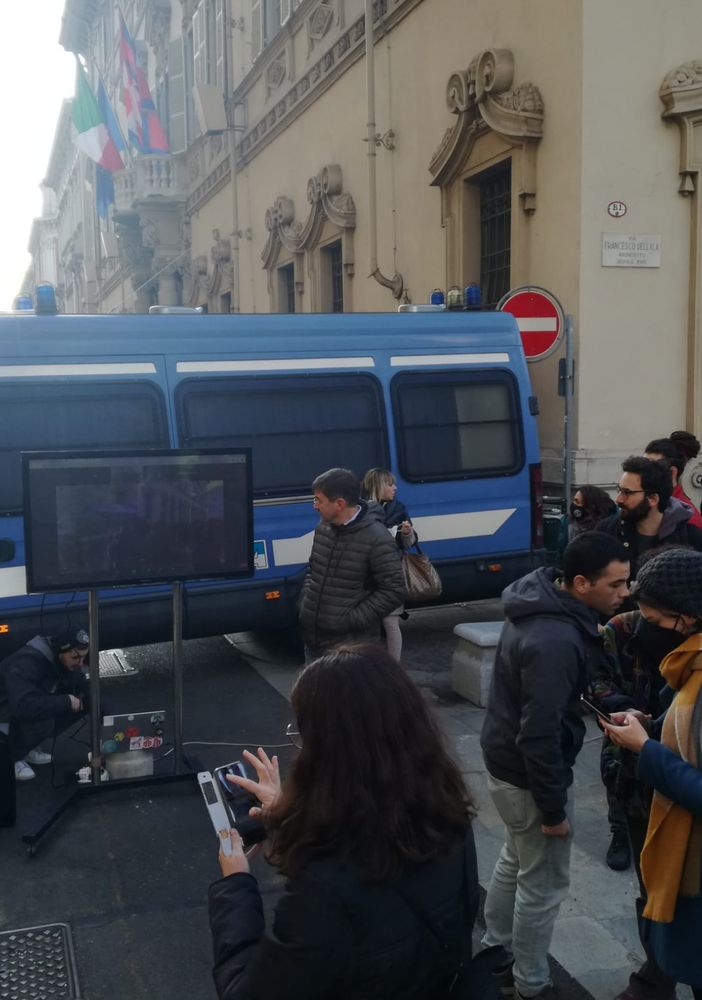 Il presidio di Extinction Rebellion fuori dal consiglio regionale