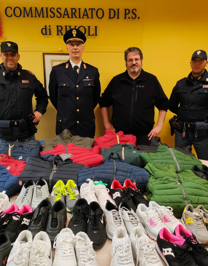 Rivoli: vestiti sequestrati nel 2018 donati ai profughi ucraini