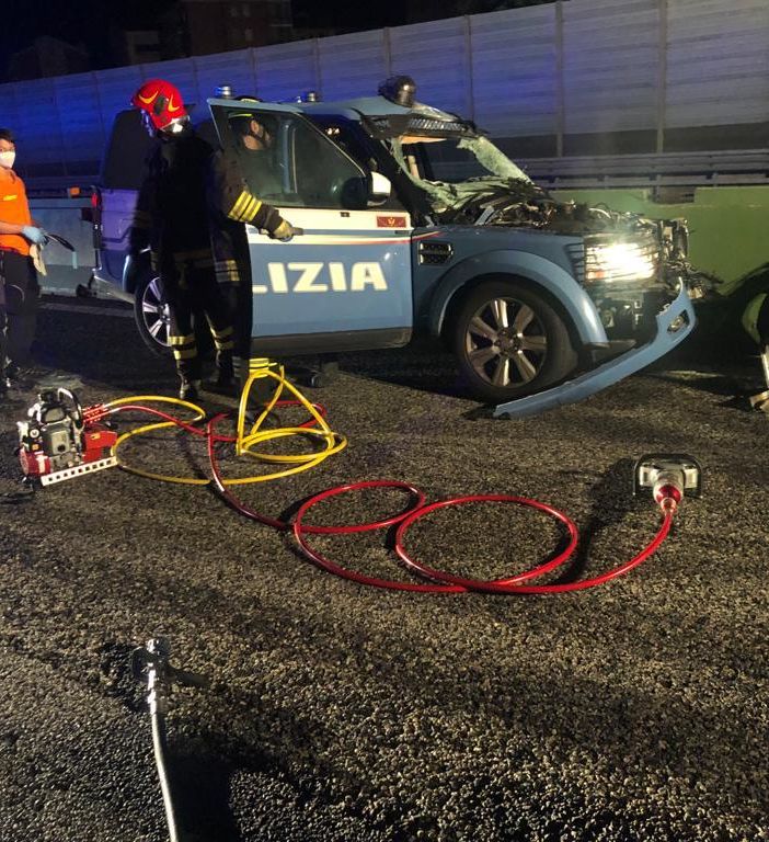 incidente con mezzo della Polizia