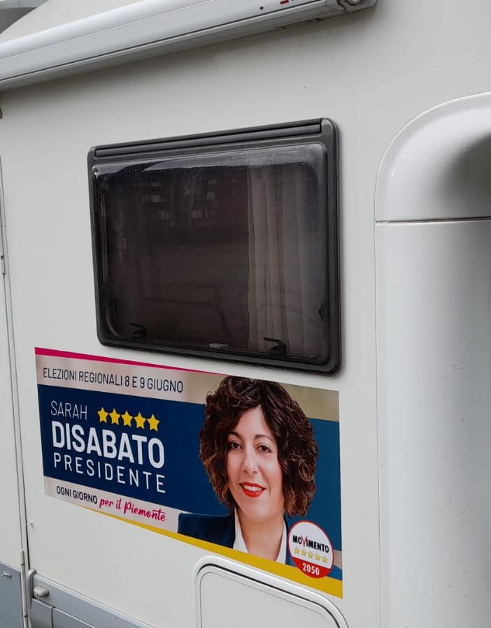 In tour per sostenere Disabato, parte il camper del M5S