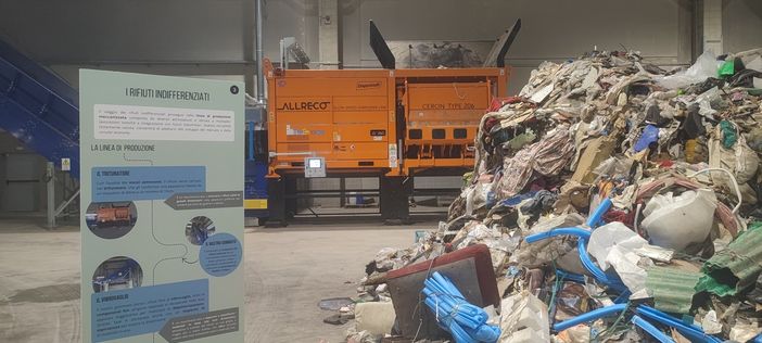 Inaugurato il nuovo centro di recupero dei rifiuti del Gruppo Vergero Inaugurato il nuovo centro di recupero dei rifiuti del Gruppo Vergero
