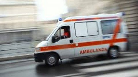 Rivoli, negazionisti del Covid inseguono l'ambulanza in tangenziale. Rocca: "Soccorritori diventati bersaglio della paura"