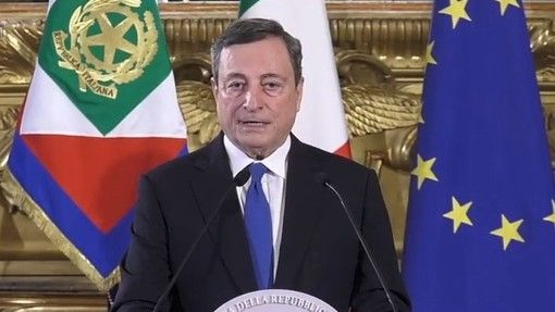 Draghi: "Riaperture sì, ma non posso ancora dire quando. Dipenderà dall'andamento vaccinale" Draghi: "Riaperture sì, ma non posso ancora dire quando. Dipenderà dall'andamento vaccinale"